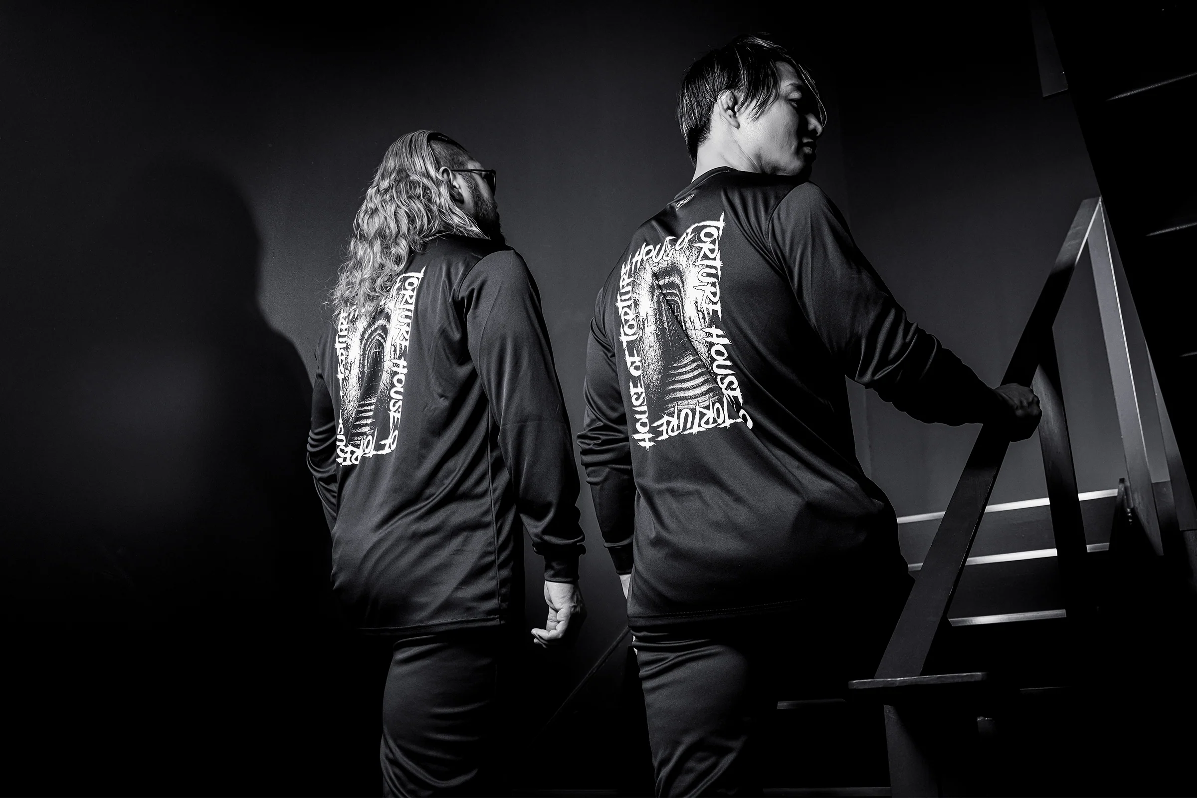 UA HOUSE OF TORTURE グラフィック ロングスリーブ - Image 7